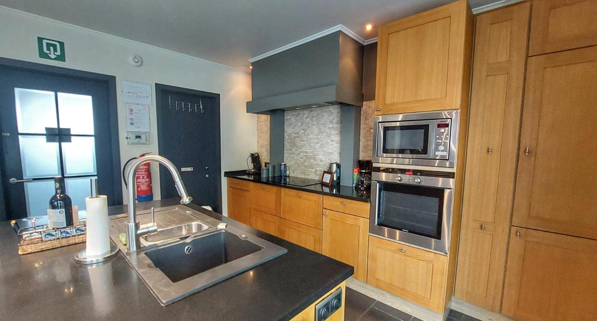 The White Door Apartment Алст Екстериор снимка